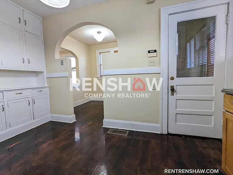 662 S McLean Blvd — Photo 6