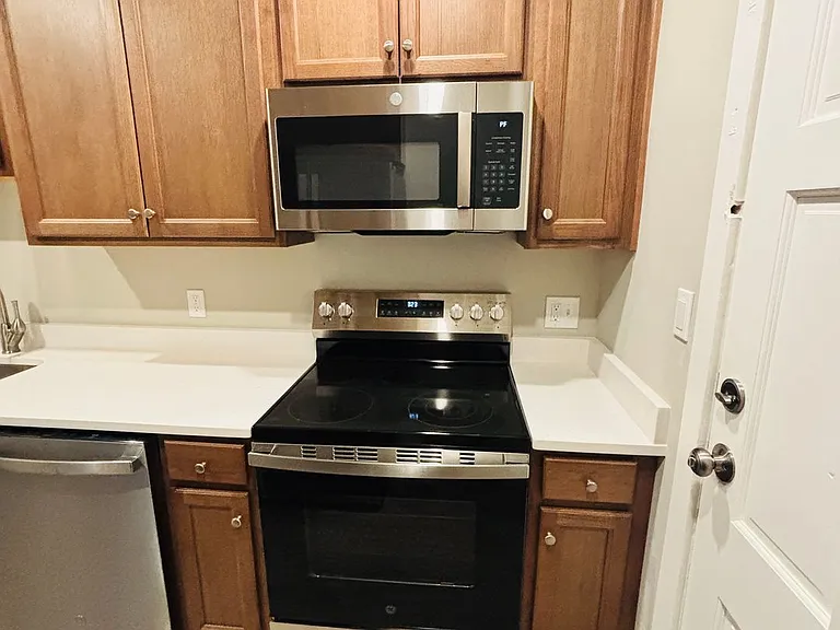 718 Linden St — Photo 3