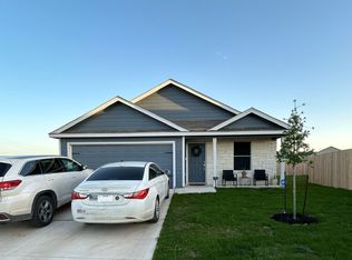 104 Olympic Cv, Seguin, TX 78155