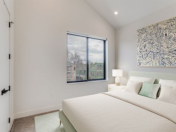 4th image of 5609 Live Oak St #102