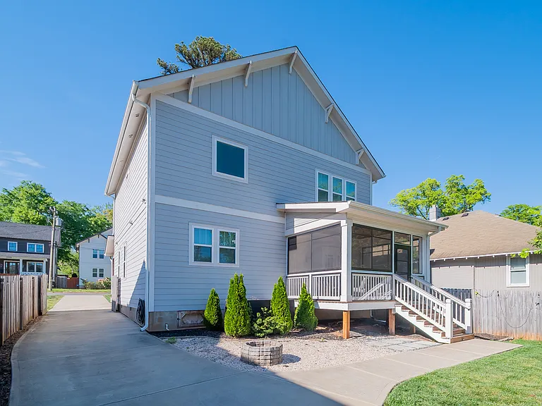1005 State St — Photo 45