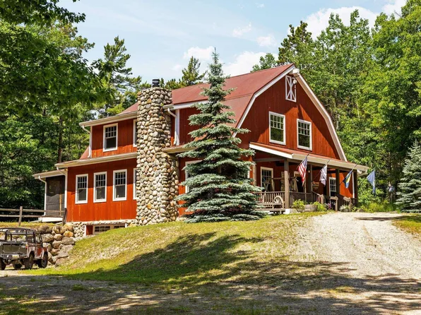 37659 Kings Hwy, Beaver Island, MI 49782