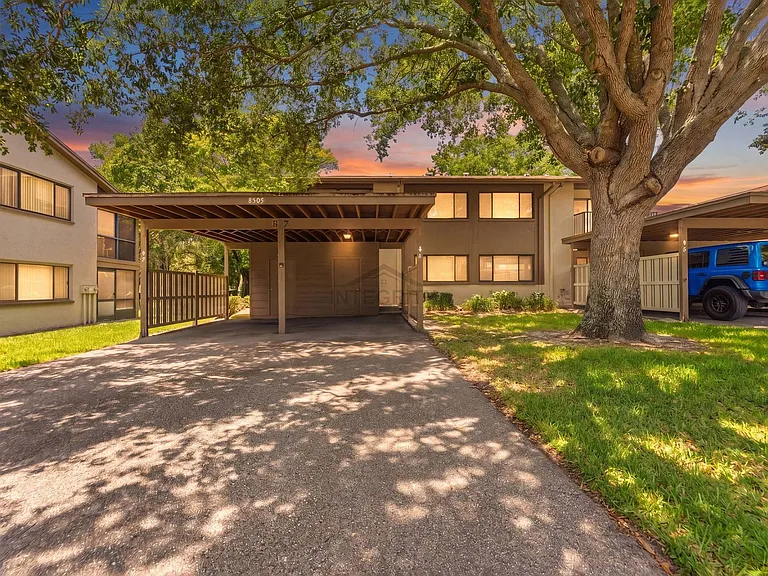 8305 Sandwedge Cir #A — Photo 31