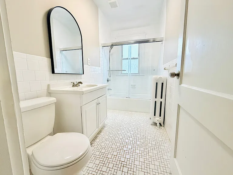 89 Glendower Rd #3 — Photo 7