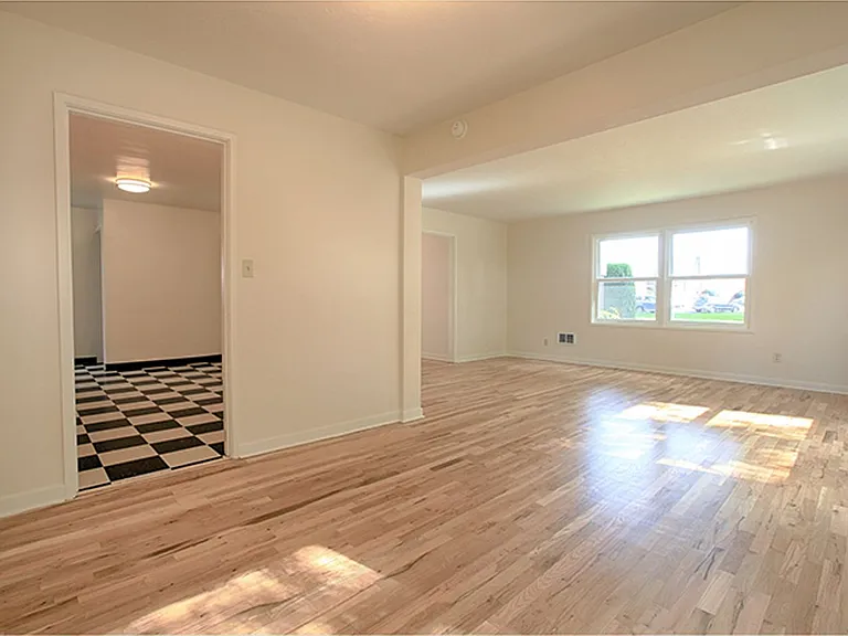 10325 SW Eastridge St #64 — Photo 5