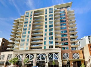 230 W Division St APT 1407, Chicago, IL 60610