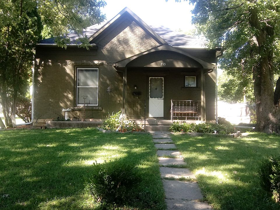 1st image of 213 N 10th St