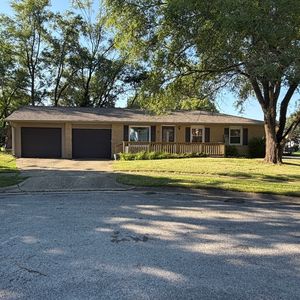8 Sandburg Ct, Clinton, IL, 61727
