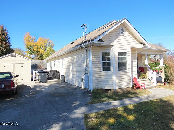 5th image of 1105 NW Stillwell Dr