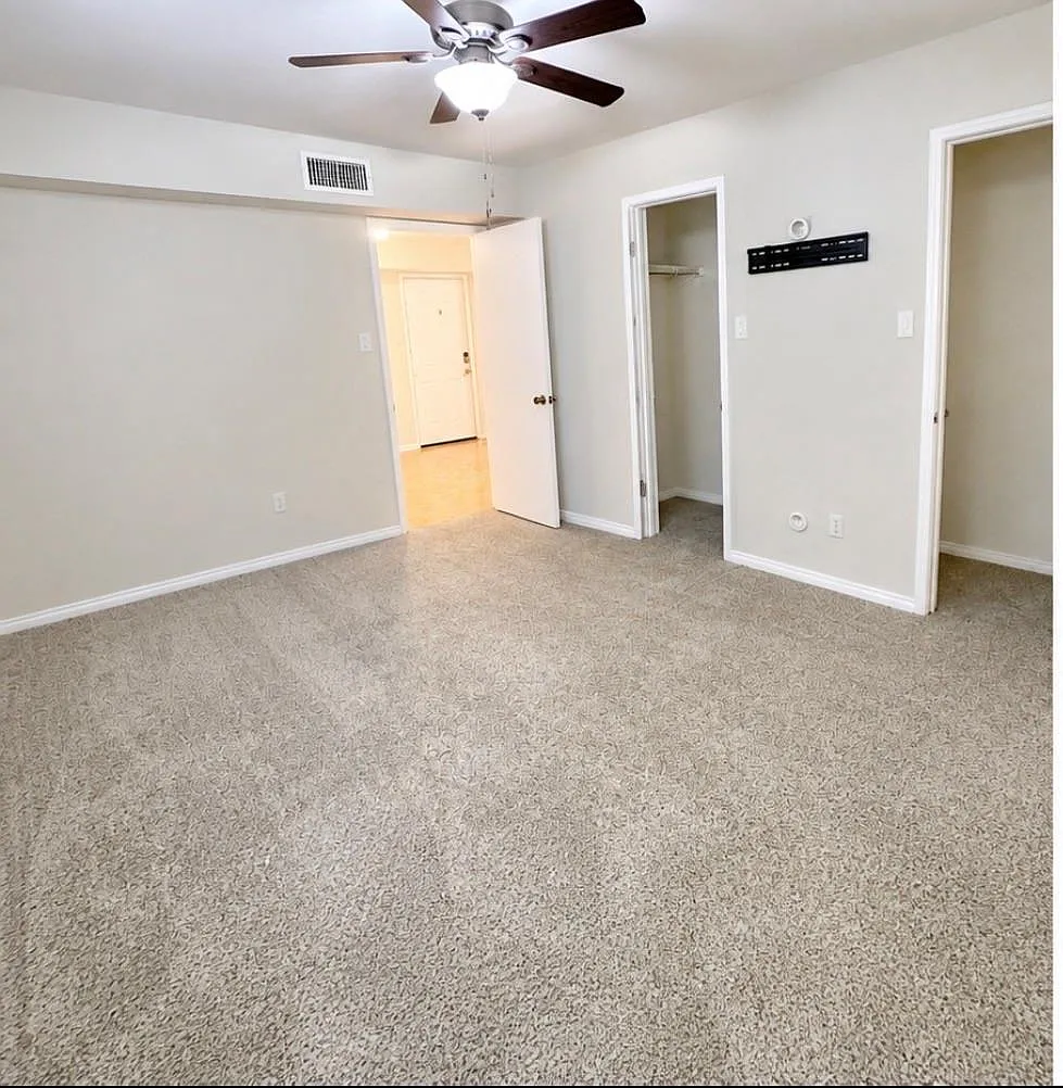 2 bed, 2.0 bath, 1124 sqft, $1,900 — Photo 4