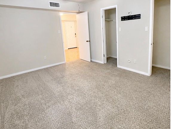 4th image of 4633 Wild Indigo St APT 555