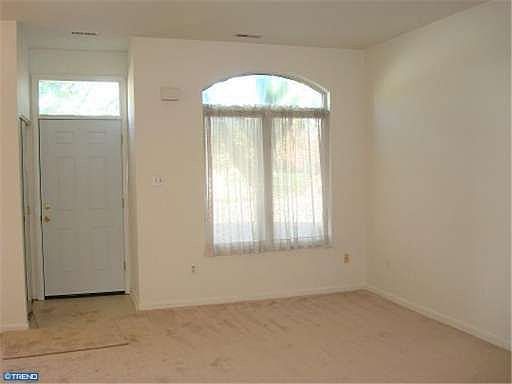 4th image of 1203 Barbaras Ct