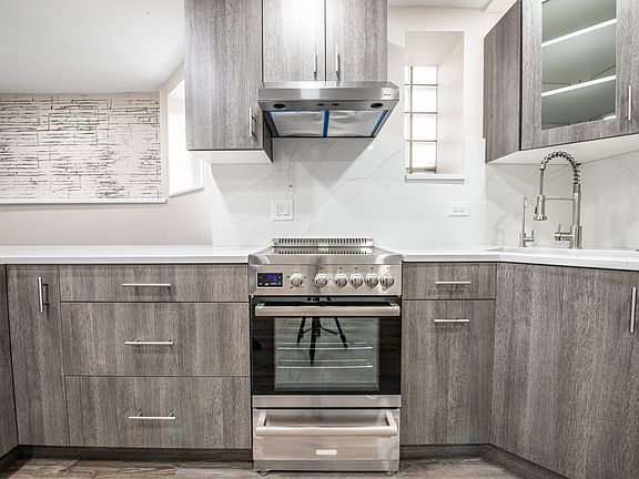 5th image of 5013 W Montrose Ave #G