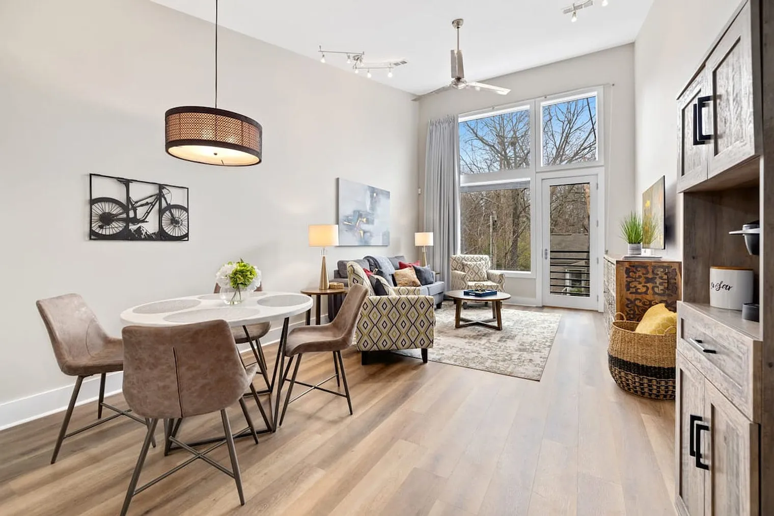 2 bed, 2.0 bath, 1162 sqft, $3,170 — Photo 3