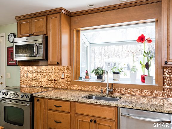 5th image of 3 Loving Lane