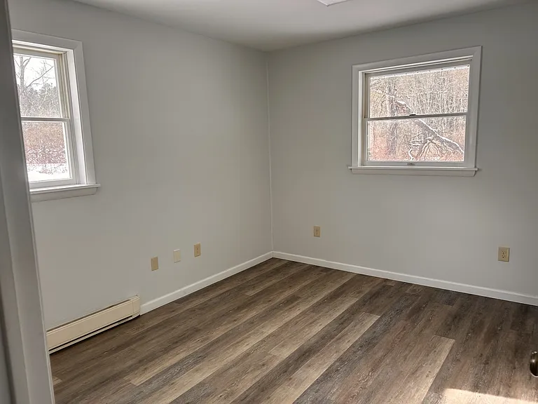 114 Woodview Ln — Photo 9
