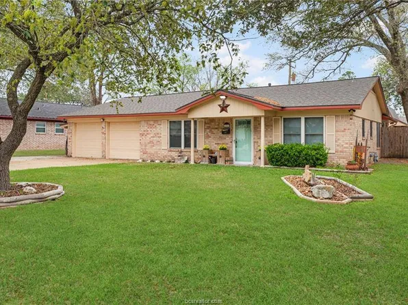 1317 Garden Ln, Bryan, TX 77802