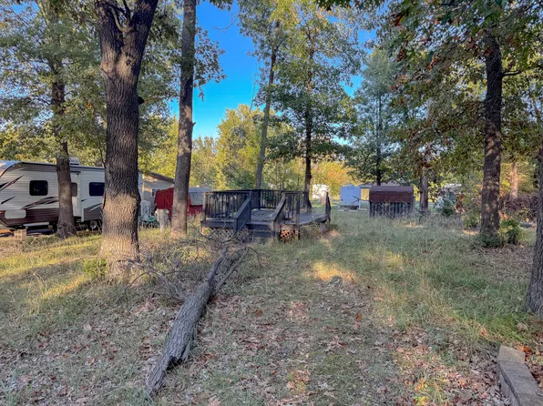 8/36 Woodhaven Dr E, Sublette, IL 61367