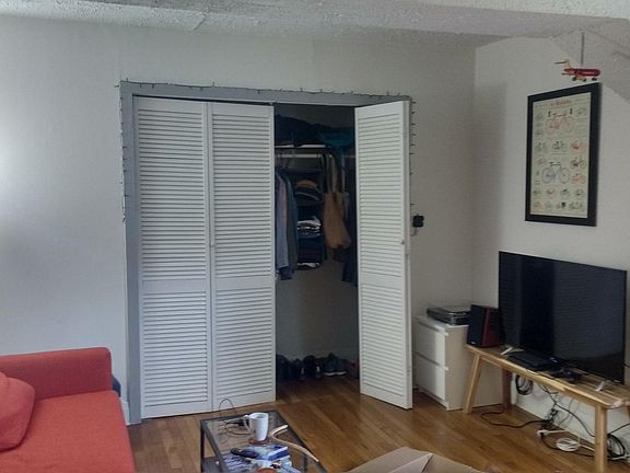 3rd image of 1225 W Farwell Ave #0