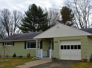 202 Hurley Dr, Hackettstown, NJ 07840