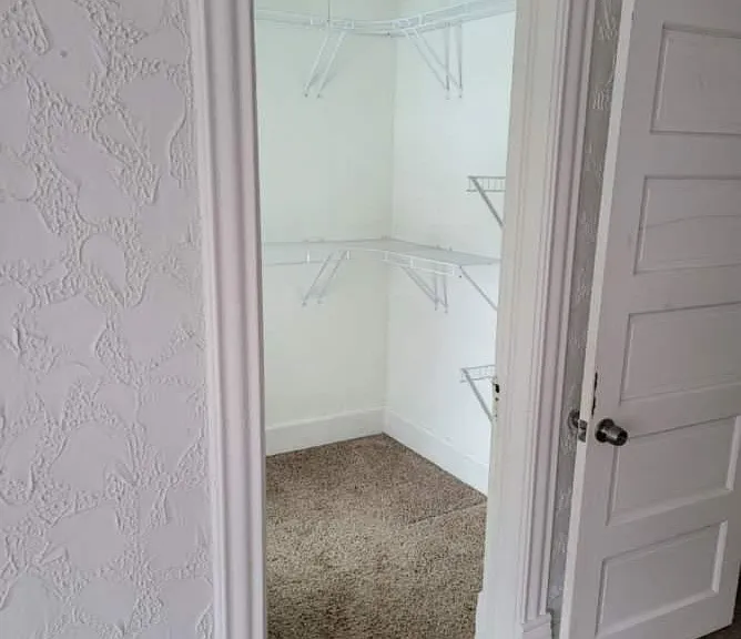 347 N Oakwood Ave #UPPER — Photo 12