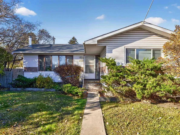 8728 163rd St NW, Edmonton, AB T5R 2N6