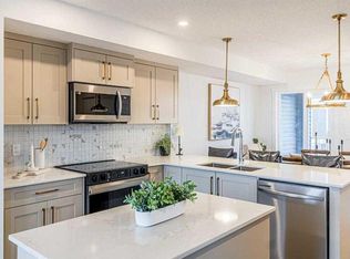 200 E Belmont St SW #43, Calgary, AB T2X 4W8
