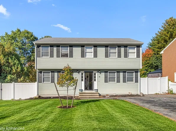 30 Constance Dr, Lowell, MA 01854