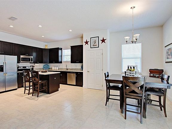 5th image of 709 Armadillo Dr