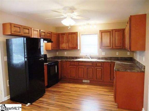 3rd image of 119 W 1st St