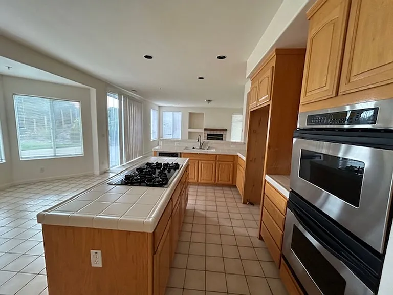 19535 Cortina Ct — Photo 10