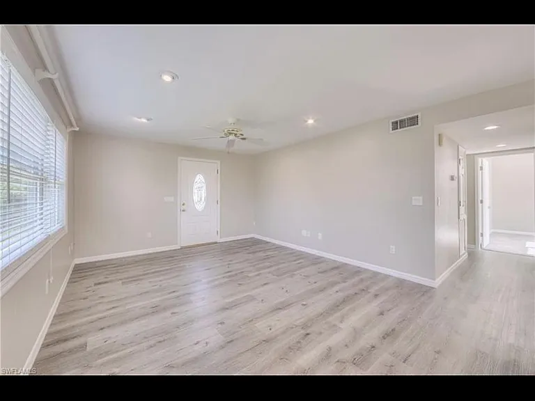 170 Bayview Ave — Photo 12