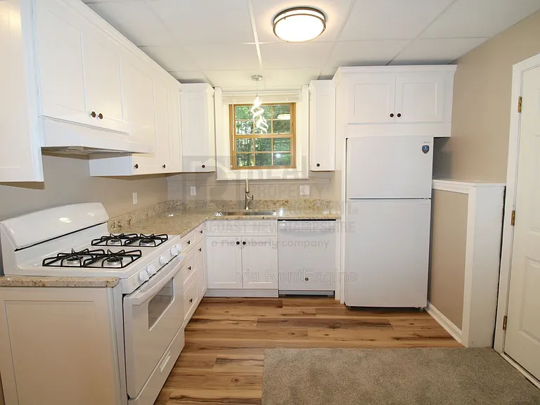 21 Hunter Dr #A — Photo 3