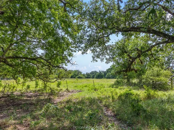 11504 N Dowling Rd, College Station, TX 77845
