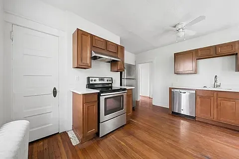 1000 Davis Ave #2 — Photo 4