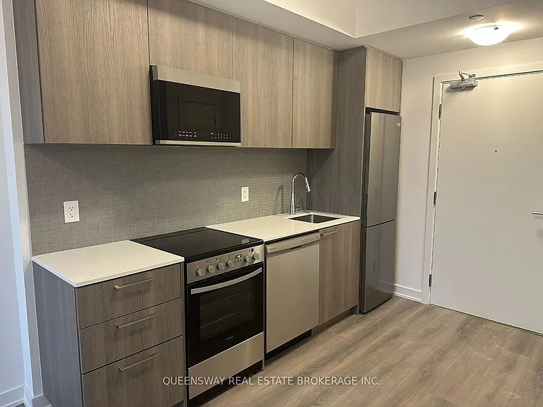 7439 Kingston Rd #421 — Photo 2