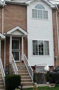 1st image of 96 Robert Ln
