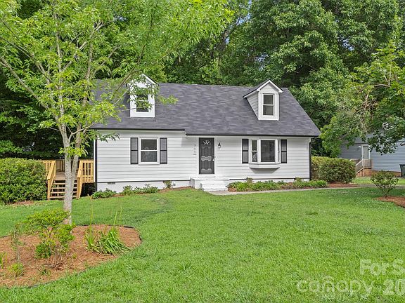 4th image of 711 King Arthur Dr