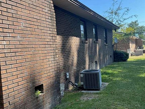 3rd image of 106 Forest Dr
