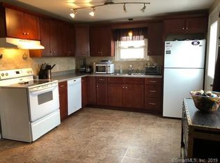 482 Ash Dr, Windsor Locks, CT 06096