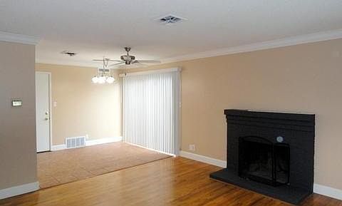 2nd image of 833 E Robinhood Dr