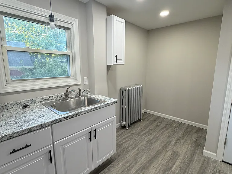 179 Sargeant St #2 — Photo 3
