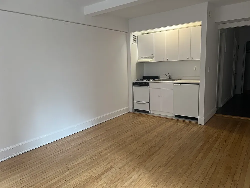 150 East 39th Street — Photo 2