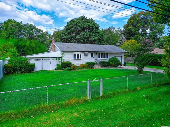 1095 Nugent Avenue, Bay Shore, NY 11706