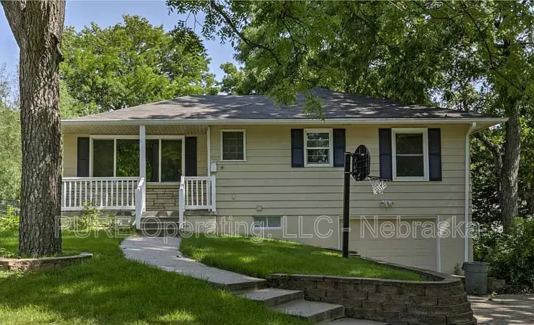 7764 Maywood St — Photo 1
