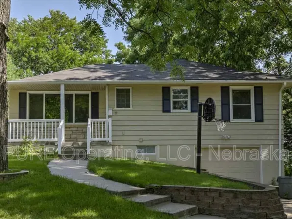 7764 Maywood St, Ralston, NE 68127