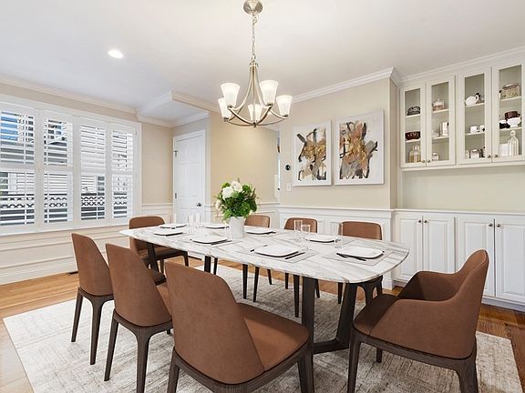 4th image of 383 Hillside Ave #383