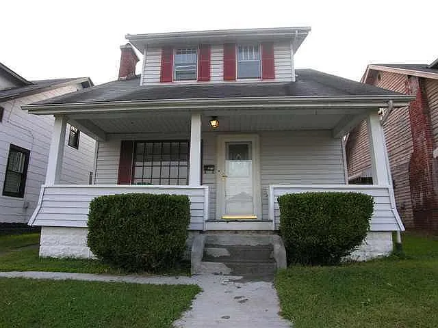 115 S Walnut St photo 1