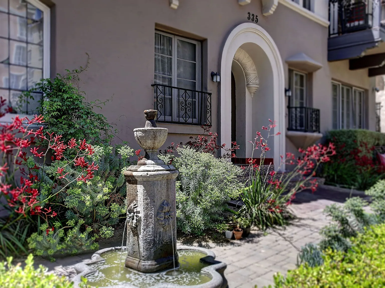 335 S Cloverdale Ave — Photo 2