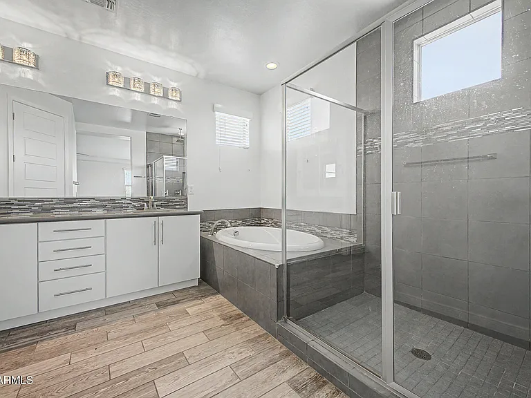 15912 W Sierra St — Photo 24